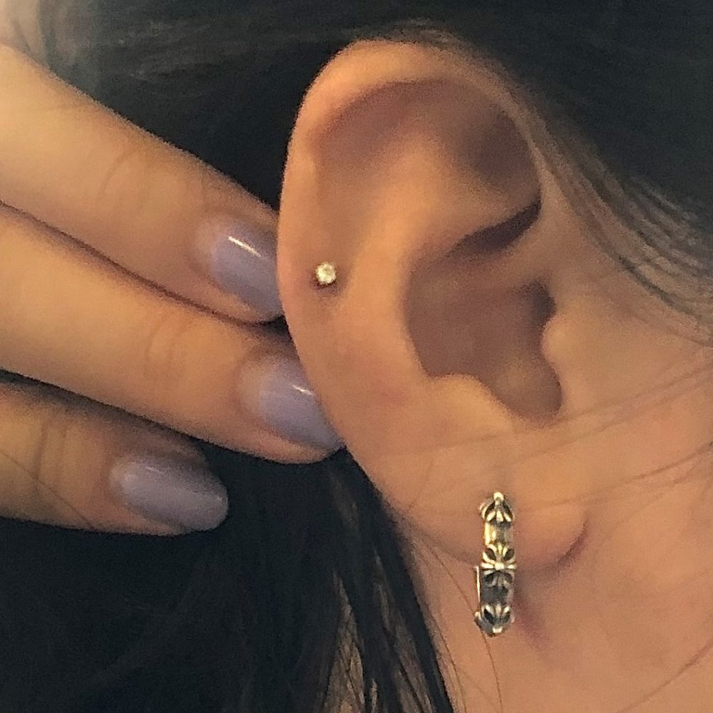 Chrome Hearts Half Hoop singular earring - Picture 4 of 7